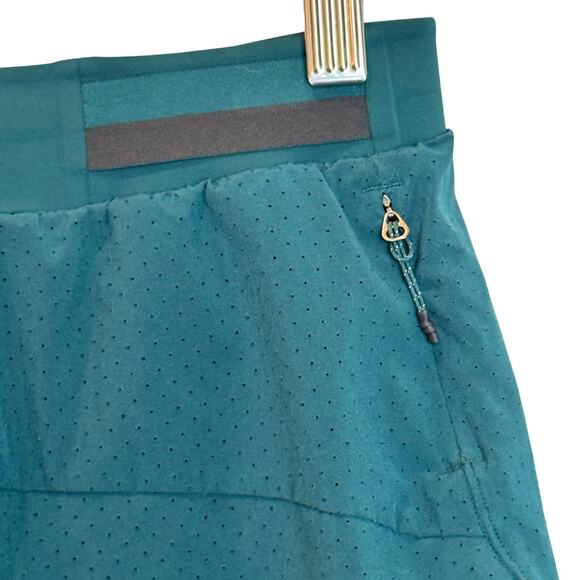 Lululemon Running Shorts Teal Perforated Zip Pocket Mens Size Small Running Gym - Picture 12 of 16